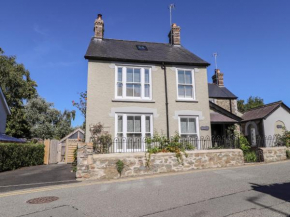 Morawel, Newport, Pembs
